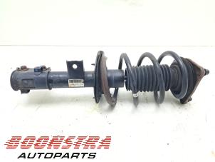 Used Front shock absorber rod, left Kia Cee'd Sportswagon (JDC5) 1.6 GDI 16V Price € 39,95 Margin scheme offered by Boonstra Autoparts