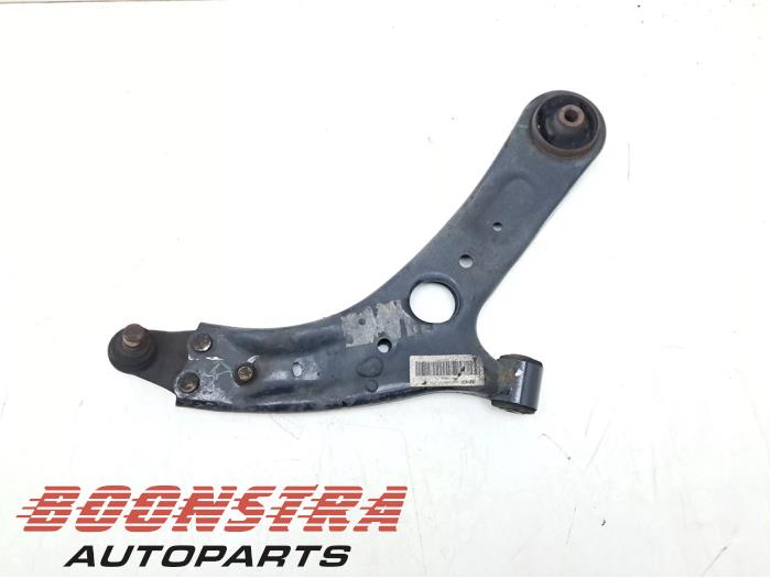Front wishbone, right from a Kia Cee'd Sportswagon (JDC5) 1.6 GDI 16V 2015