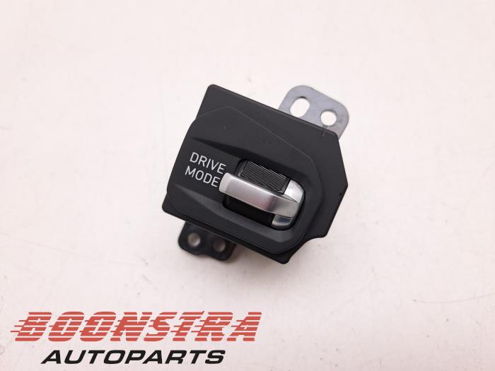 Używane Przelacznik Lynk &amp; Co 01 1.5 PHEV Cena € 49,95 Procedura marży oferowane przez Boonstra Autoparts