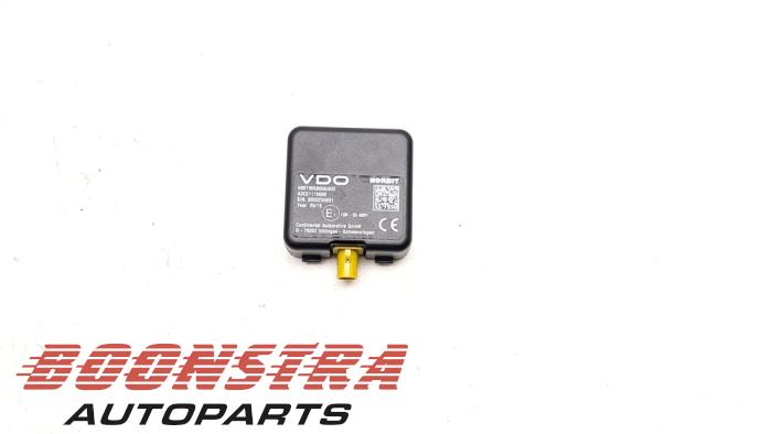 Używane Antena Mercedes Sprinter 3,5t (910.0/910.1/907.1/907.2) 314 CDI 2.1 D FWD Cena € 65,28 Z VAT oferowane przez Boonstra Autoparts
