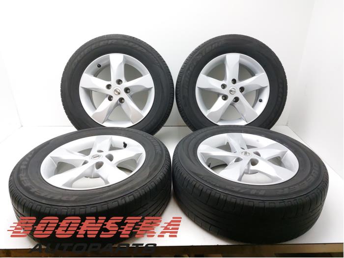 Set of wheels + tyres Nissan Qashqai 1.6 16V - D0300BR06A Alloy BRIDGESTONE