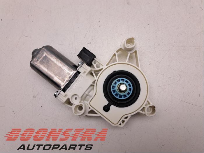 Usados Motor de ventanilla de puerta Lamborghini Urus 4.0 V8 Precio € 24,95 Norma de margen ofrecido por Boonstra Autoparts
