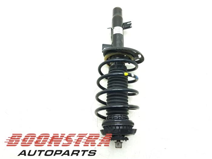 Front shock absorber rod, right from a Citroën C4 Cactus (0B/0P) 1.2 PureTech 82 12V 2017