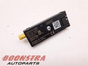 Used Antenna Amplifier BMW 3 serie Touring (G21) 318i 2.0 TwinPower Turbo 16V Price € 65,95 Margin scheme offered by Boonstra Autoparts