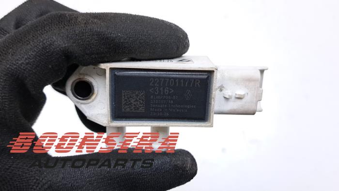 Sensor de filtro de hollín de un Renault Master IV (MA/MB/MC/MD/MH/MF/MG/MH) 2.3 dCi 135 16V FWD 2022
