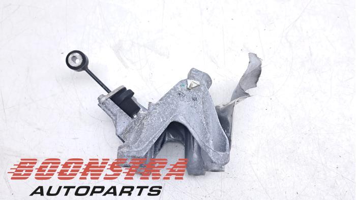 Engine mount from a Audi A6 Avant (C8) 3.0 V6 24V 50 TDI Mild Hybrid Quattro 2018