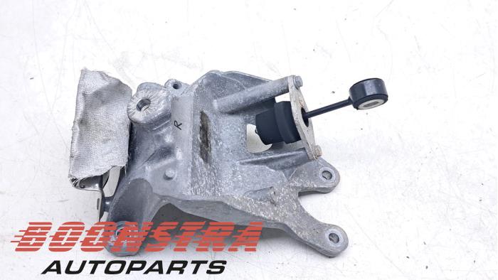 Usagé Support moteur Audi A6 Avant (C8) 3.0 V6 24V 50 TDI Mild Hybrid Quattro Prix € 24,95 Règlement à la marge proposé par Boonstra Autoparts