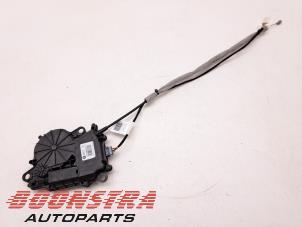 Used Motor for power tailgate closer BMW 3 serie Touring (G21) 318i 2.0 TwinPower Turbo 16V Price € 39,95 Margin scheme offered by Boonstra Autoparts
