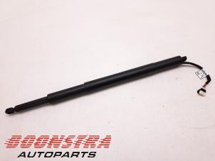 Used Rear gas strut, right BMW 3 serie Touring (G21) 318i 2.0 TwinPower Turbo 16V Price € 88,95 Margin scheme offered by Boonstra Autoparts