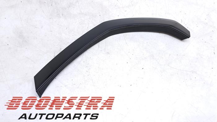Usados Extensor de guardabarros Lamborghini Urus 4.0 V8 Precio € 249,95 Norma de margen ofrecido por Boonstra Autoparts