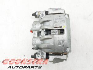 Usagé Etrier de frein (pince) avant droit Fiat Ducato (250) 2.2 D 160 Multijet 3 Prix € 60,44 Prix TTC proposé par Boonstra Autoparts