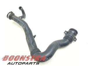 Used Air intake hose Landrover Discovery III (LAA/TAA) 2.7 TD V6 Price € 60,44 Inclusive VAT offered by Boonstra Autoparts