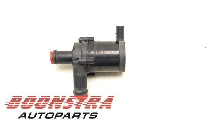 Begagnade Extra vattenpump Volkswagen Transporter T5 2.5 TDi Pris € 42,29 Inklusive moms erbjuds av Boonstra Autoparts