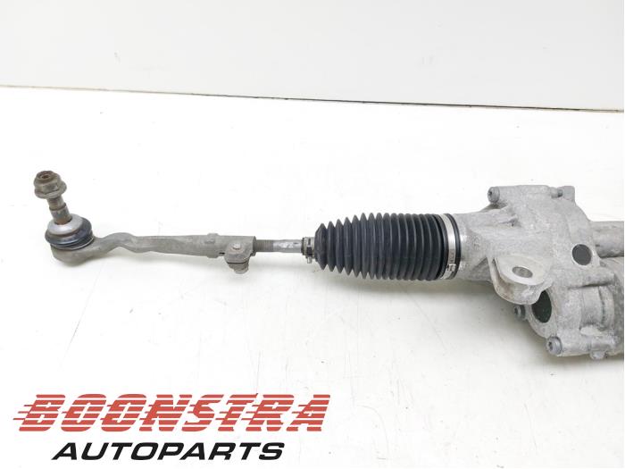 Steering box from a BMW 5 serie Touring (G31) 530e xDrive 2.0 Turbo 16V 2021