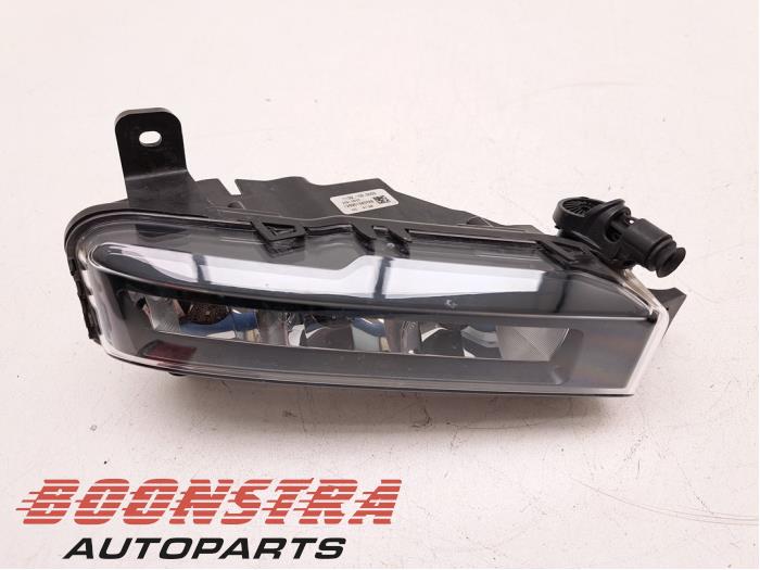 Fog light, front left from a BMW 3 serie (G20) 318i 2.0 TwinPower Turbo 16V 2022