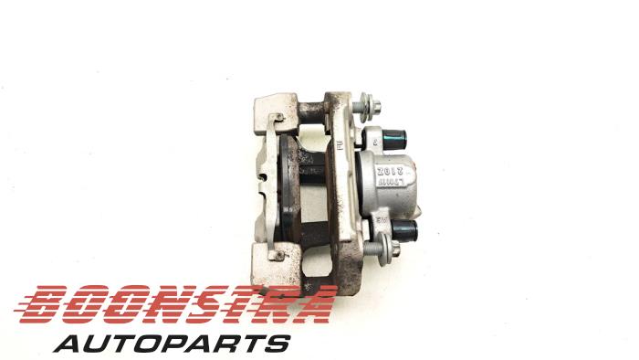 Front brake calliper, right from a BMW 3 serie (G20) 318i 2.0 TwinPower Turbo 16V 2022