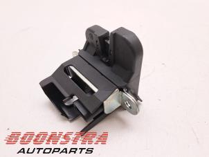 Used Tailgate lock mechanism Volkswagen Tiguan (5N1/2) 2.0 TDI 16V 4Motion Price € 24,95 Margin scheme offered by Boonstra Autoparts