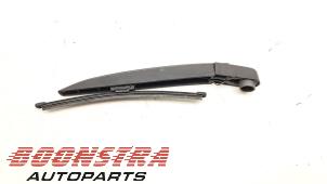 Used Rear wiper arm Renault Clio IV Estate/Grandtour (7R) 0.9 Energy TCE 12V Price € 24,95 Margin scheme offered by Boonstra Autoparts