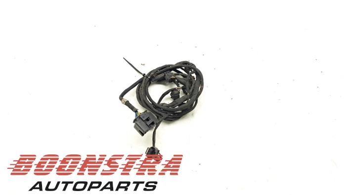 Pdc wiring harness from a Mercedes-Benz CLA (117.3) 1.6 CLA-180 16V 2015