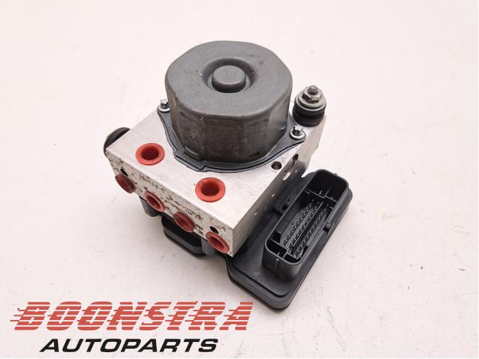 ABS pump from a Renault Clio IV Estate/Grandtour (7R) 0.9 Energy TCE 12V 2013