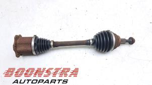 Used Front drive shaft, left Volkswagen Golf VII (AUA) 1.0 TSI 12V BlueMotion Price € 122,95 Margin scheme offered by Boonstra Autoparts