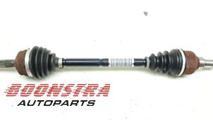 Used Front drive shaft, left Peugeot 208 I (CA/CC/CK/CL) 1.2 Vti 12V PureTech 82 Price € 24,95 Margin scheme offered by Boonstra Autoparts