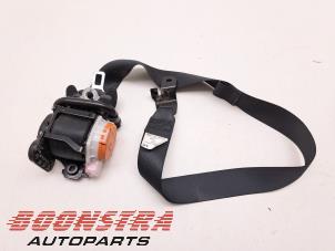 Used Rear seatbelt, centre Nissan Qashqai (J11) 1.5 dCi DPF Price € 38,95 Margin scheme offered by Boonstra Autoparts