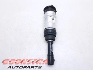 Used Fronts shock absorber, left Landrover Range Rover Velar (LY) 3.0 D300 AWD Price € 424,95 Margin scheme offered by Boonstra Autoparts