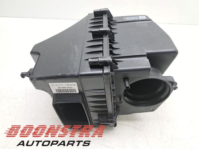 Air box from a Land Rover Range Rover Velar (LY) 3.0 D300 AWD 2018
