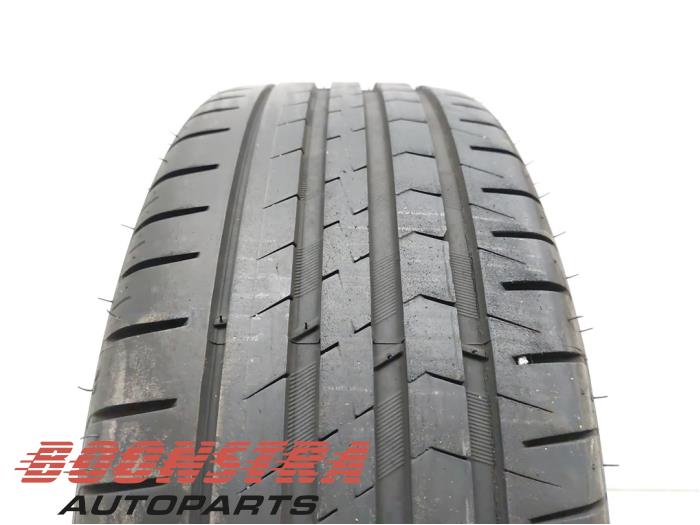 Tyre from a Opel Karl 1.0 12V