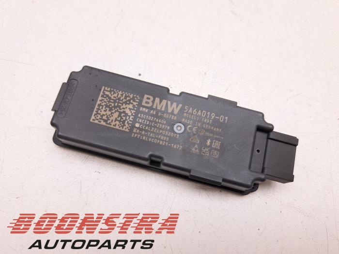 Używane Modul radiowy BMW iX (I20) xDrive40 77 kWh Cena € 60,95 Procedura marży oferowane przez Boonstra Autoparts
