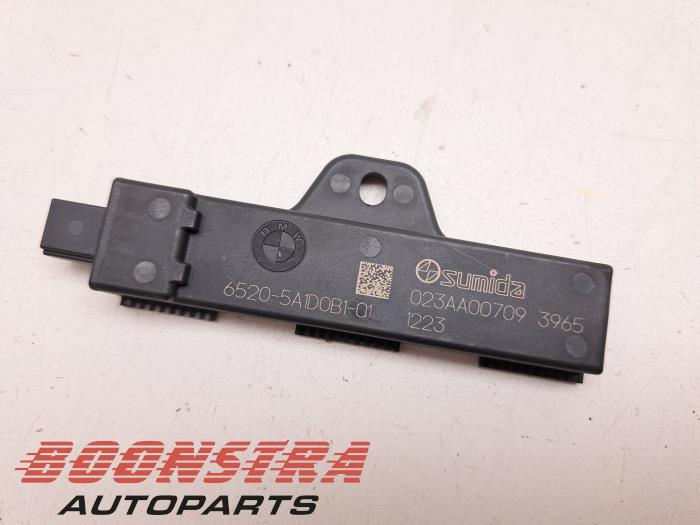 Używane Keyless Entry-Antena BMW iX (I20) xDrive40 77 kWh Cena € 39,95 Procedura marży oferowane przez Boonstra Autoparts
