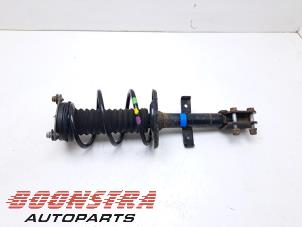 Used Front shock absorber rod, right Renault Captur (2R) 0.9 Energy TCE 12V Price € 34,95 Margin scheme offered by Boonstra Autoparts