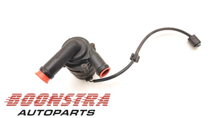 Begagnade Extra vattenpump Landrover Discovery III (LAA/TAA) 2.7 TD V6 Pris € 77,38 Inklusive moms erbjuds av Boonstra Autoparts