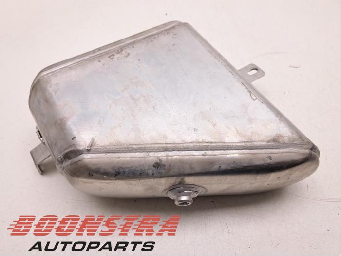 Begagnade Lufttank Lamborghini Urus 4.0 V8 Pris € 29,95 Marginaltabell erbjuds av Boonstra Autoparts