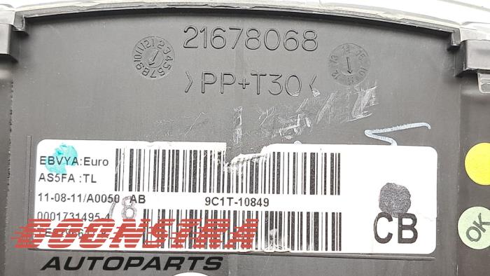 Cuentakilómetros de un Ford Transit 2.2 TDCi 16V 2012