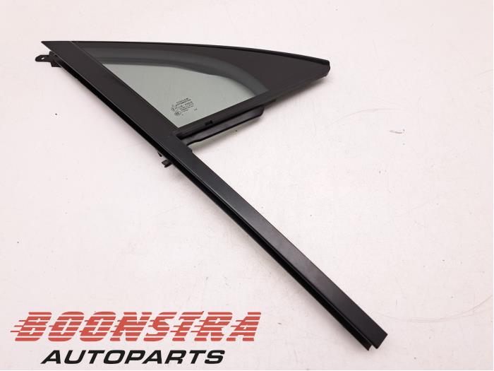 Usados Ventanilla triangular derecha delante Porsche Cayenne III (9YA) 4.0 V8 Turbo S 32V E-Hybrid Precio € 233,95 Norma de margen ofrecido por Boonstra Autoparts
