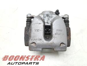 Used Front brake calliper, right BMW 5 serie (G30) 523i 2.0 TwinPower Turbo 16V Price € 104,95 Margin scheme offered by Boonstra Autoparts