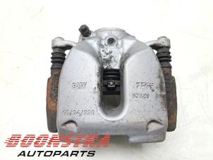 Used Front brake calliper, left BMW 5 serie (G30) 523i 2.0 TwinPower Turbo 16V Price € 149,95 Margin scheme offered by Boonstra Autoparts