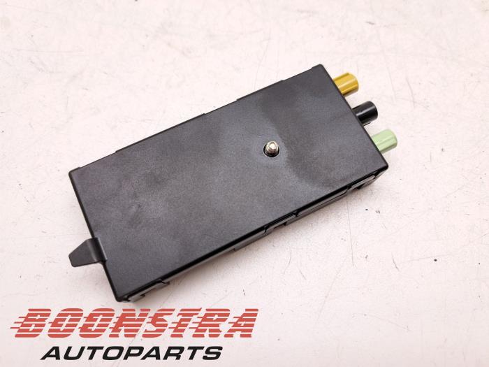 Antenna Amplifier from a BMW 3 serie (G20) 318i 2.0 TwinPower Turbo 16V 2022