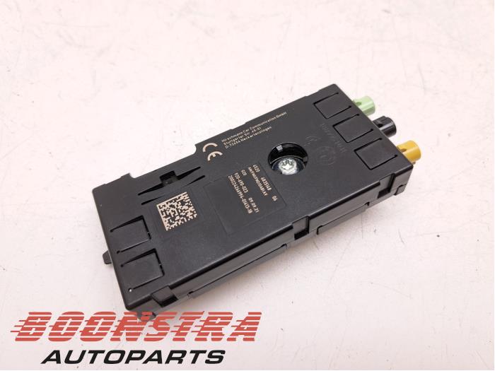 Antenna Amplifier from a BMW 3 serie (G20) 318i 2.0 TwinPower Turbo 16V 2022