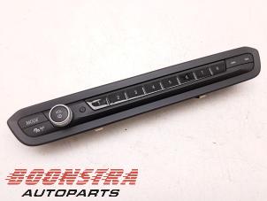 Used Radio control panel BMW 3 serie (G20) 318i 2.0 TwinPower Turbo 16V Price € 63,95 Margin scheme offered by Boonstra Autoparts