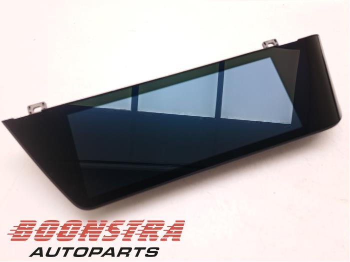 Navigation display from a BMW 3 serie (G20) 318i 2.0 TwinPower Turbo 16V 2022