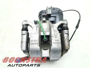 Used Rear brake calliper, right BMW 3 serie (G20) 318i 2.0 TwinPower Turbo 16V Price € 104,95 Margin scheme offered by Boonstra Autoparts