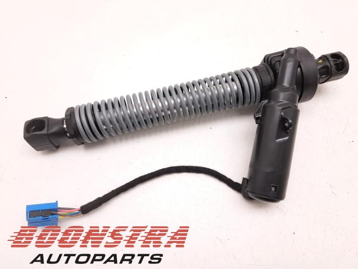 Rear gas strut, right from a BMW 3 serie (G20) 318i 2.0 TwinPower Turbo 16V 2022