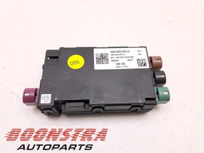 Używane Modul USB Skoda Karoq 1.5 TSI 16V Cena € 24,95 Procedura marży oferowane przez Boonstra Autoparts