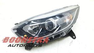 Used Headlight, left Renault Captur (2R) 1.2 TCE 16V EDC Price € 49,95 Margin scheme offered by Boonstra Autoparts