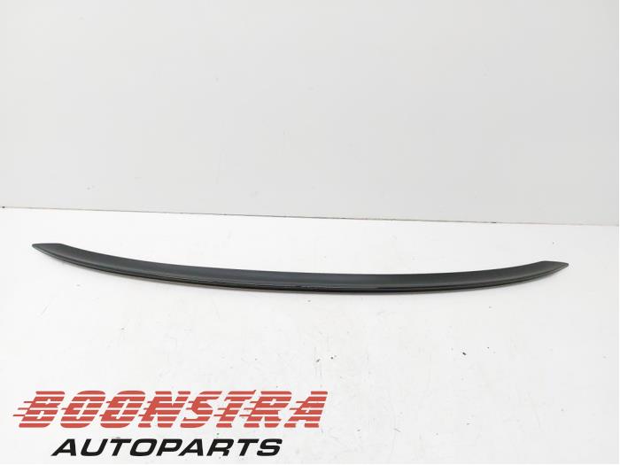 Używane Spojler Porsche Cayenne III (9YA) 4.0 V8 Turbo S 32V E-Hybrid Cena € 199,95 Procedura marży oferowane przez Boonstra Autoparts