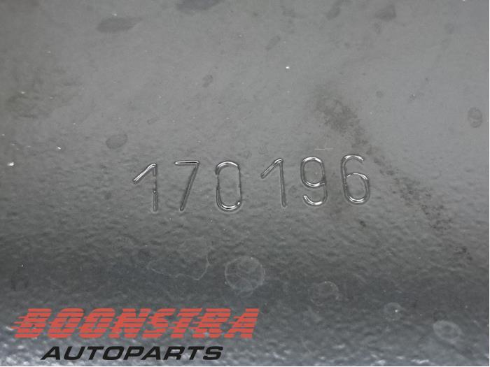 Belka chlodnicy z Renault Captur (2R) 1.2 TCE 16V EDC 2013