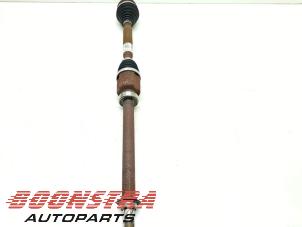 Used Front drive shaft, right Renault Captur (2R) 1.2 TCE 16V EDC Price € 98,95 Margin scheme offered by Boonstra Autoparts